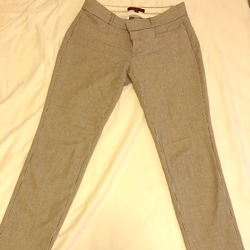 Women’s banana republic pants (navy stripes)
